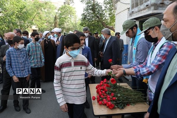 آیین گلباران محل شهادت استاد مرتضی مطهری