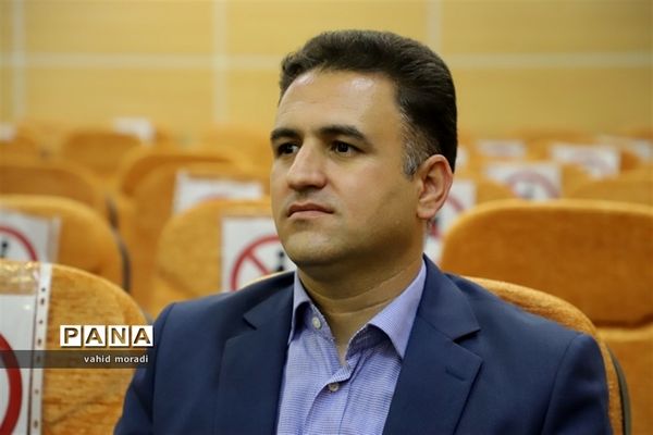 نشست مدیرکل آموزش و پرورش استان کرمانشاه با اصحاب رسانه در آستانه هفته معلم