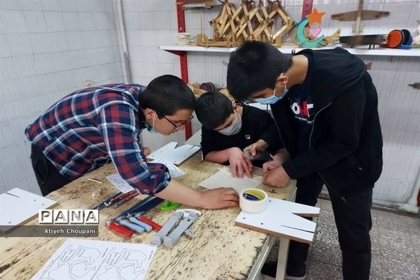 برگزاری کارگاه کار و فناوری در دبیرستان شاهد محسنین منطقه ۱۴