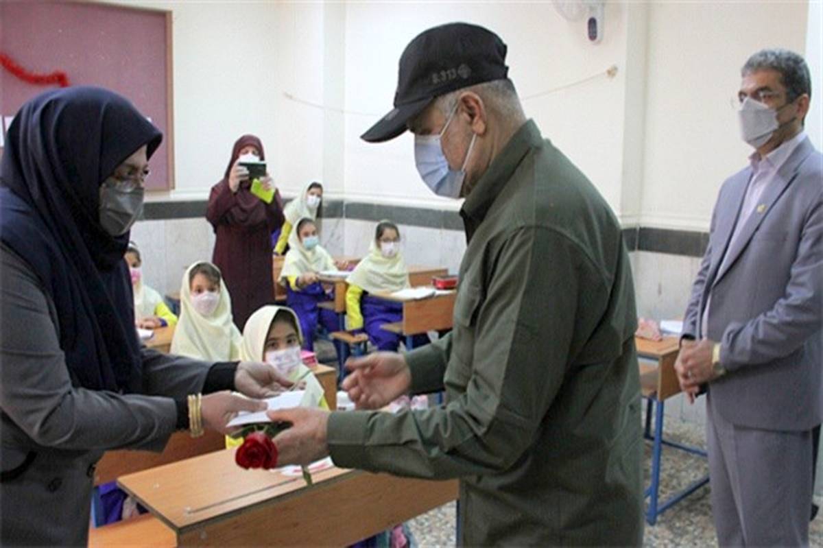 استاندار از مدرسه‌ای در بوشهر بازدید کرد