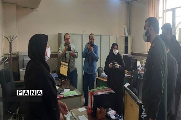 حضور مسئولان شهرستان قدس درکلاس‌های درس به‌مناسبت هفته معلم