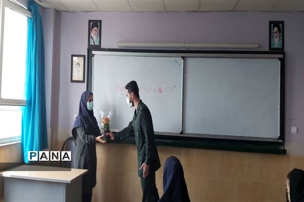 حضور مسئولان شهرستان قدس درکلاس‌های درس به‌مناسبت هفته معلم