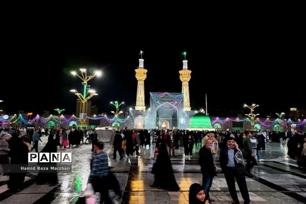 حرم امام مهربانی‌ها درآخرین شب ماه رمضان