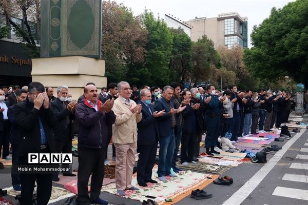 اقامه نماز عید فطر در تبریز