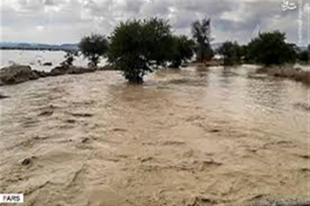 اسکان اضطراری ۲۸۰ گرفتار در سیلاب توسط هلال احمر