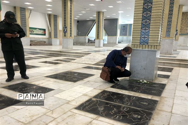 گلباران مزار شهدای معلم