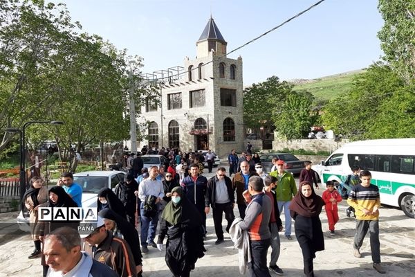 کوهپیمایی فرهنگیان بسیجی به‌مناسبت گرامیداشت هفته معلم در ارومیه