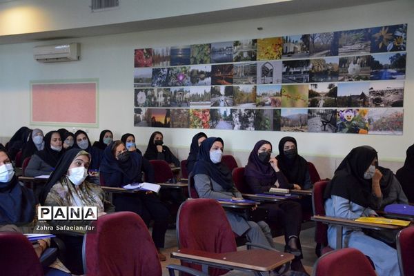 برگزاری همایش معرفی رشته‌های هنرستانی در شیراز