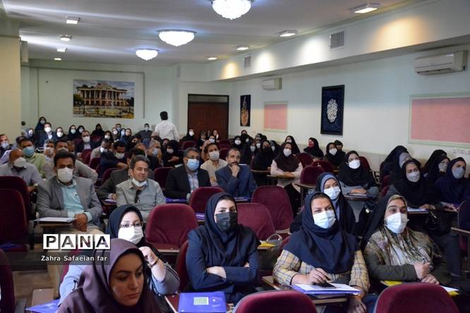 برگزاری همایش معرفی رشتههای هنرستانی در شیراز
