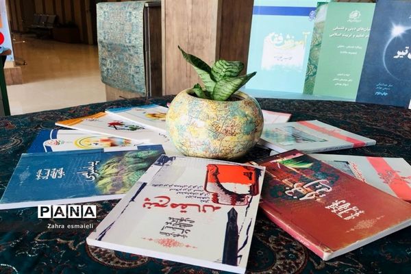 برپایی نمایشگاه کتاب «یاد استاد» در شهرستان قرچک