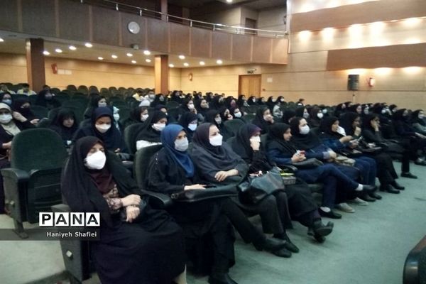 برگزاری آیین بزرگداشت مقام معلم در ناحیه یک شیراز