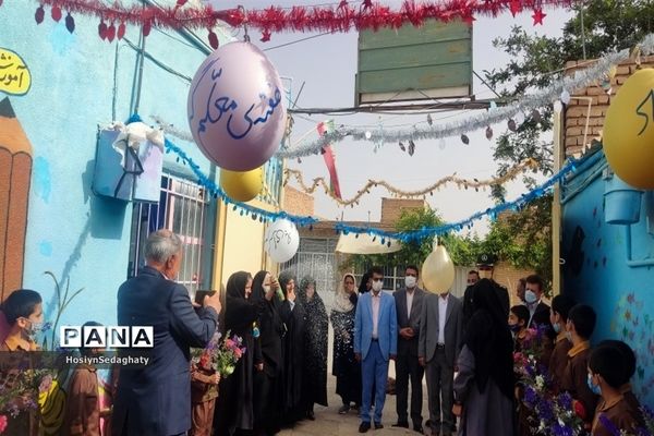 زنگ سپاس معلم در دبستان شهید پسندیده روستای فدافن کاشمر