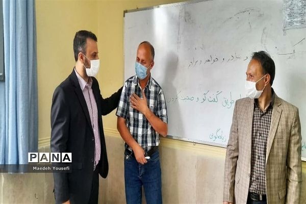 بازدید سرپرست آموزش و پرورش اسلامشهر از مدارس استثنایی