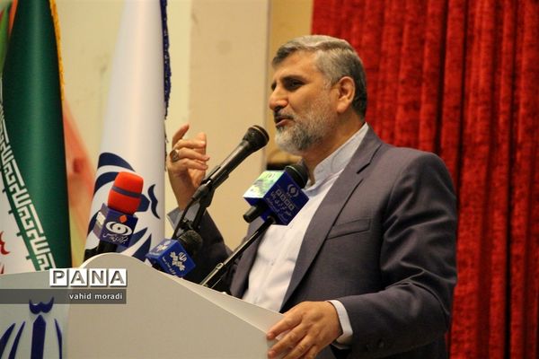 آیین گرامیداشت مقام شامخ معلم در کرمانشاه