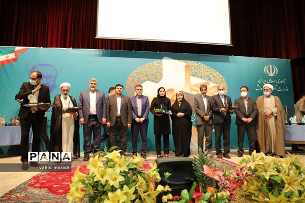 آیین گرامیداشت مقام شامخ معلم در کرمانشاه