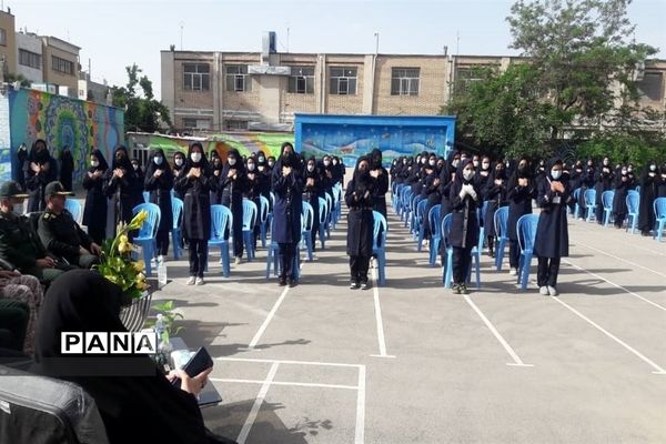 همایش سپاس معلم در دبیرستان تشکیلاتی فرهنگیان ناحیه۶ مشهد