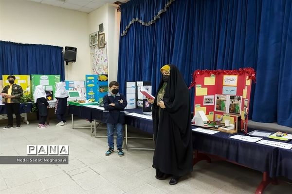 جشنواره دانش‌آموزی 170 اثر برتر 1400 در مدرسه ارامنه شانت منطقه 8