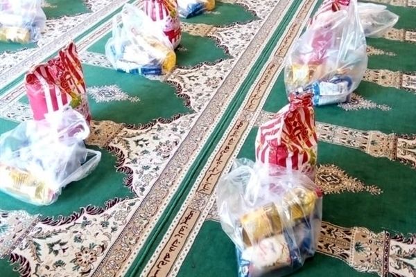 توزیع بیش از 1000 بسته کمک مؤمنانه در نائین