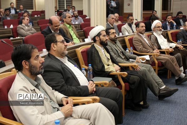 آیین تجلیل از فرهنگیان برگزیده جلوه‌های ویژه معلمی استان قم