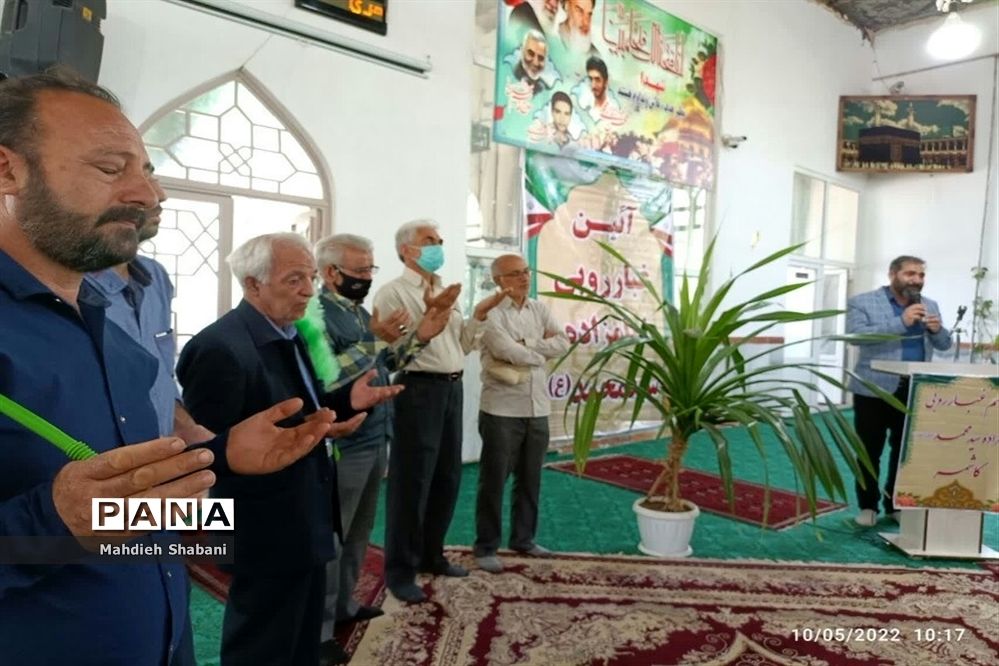 آیین غبارروبی امامزاده سید محمد(ع) باحضور تعدادی از معلمان در کاشمر