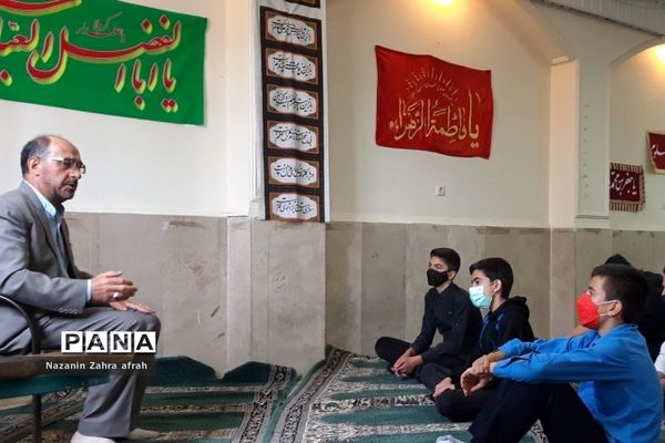 برگزاری نشست آموزشی  و تحلیلی جهاد تبیین در مدارس رودهن