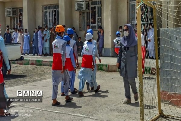 اجرای مانور امداد و درمان در دبیرستان شهید بهشتی نگور