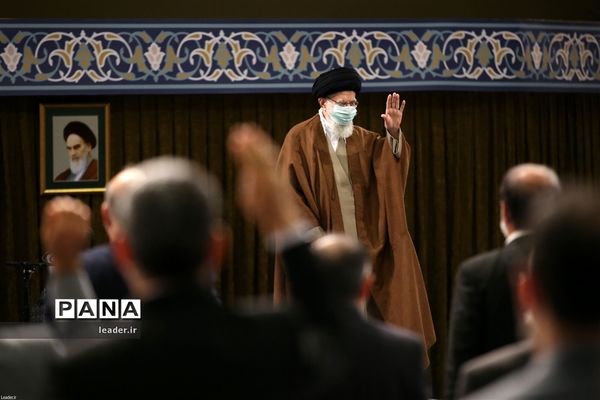 دیدار جمعی از معلمان با رهبر انقلاب اسلامی