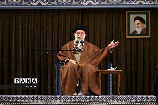 دیدار جمعی از معلمان با رهبر انقلاب اسلامی