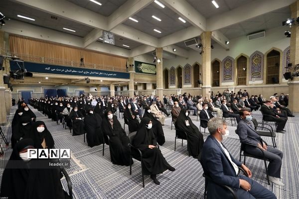 دیدار جمعی از معلمان با رهبر انقلاب اسلامی