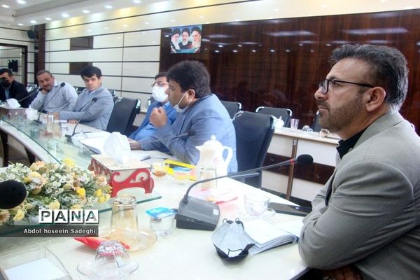 نشست هم‌اندیشی مدیران مدارس بوشهر