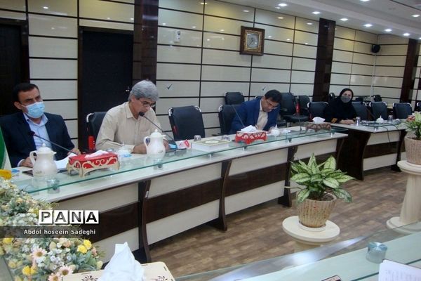 نشست هم‌اندیشی مدیران مدارس بوشهر