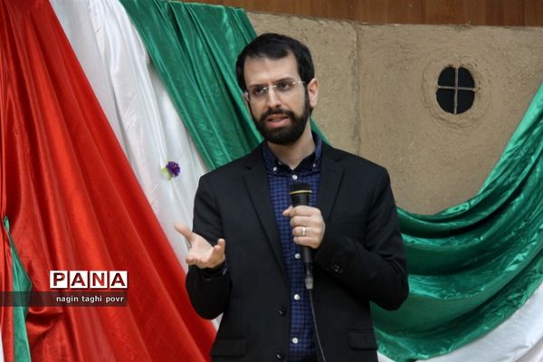 همایش تجلیل از منتخبان جلوه‌های ویژه معلمی