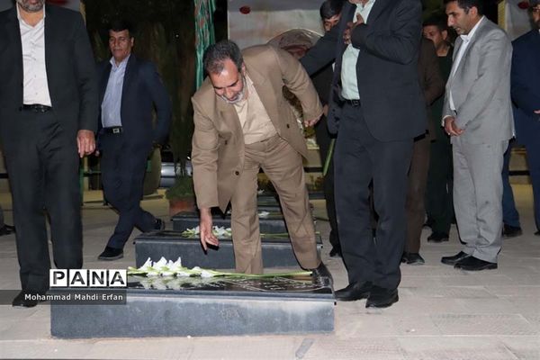 نشست صمیمی مسئولان با فرهنگیان شهرستان  آباده