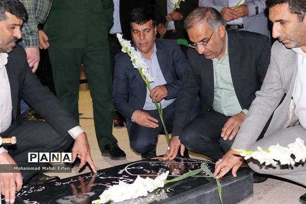 نشست صمیمی مسئولان با فرهنگیان شهرستان  آباده
