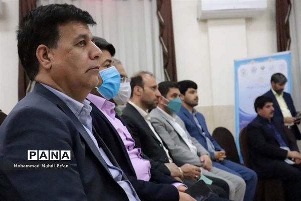 نشست صمیمی مسئولان با فرهنگیان شهرستان  آباده