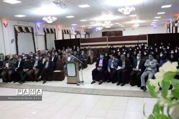نشست صمیمی مسئولان با فرهنگیان شهرستان  آباده