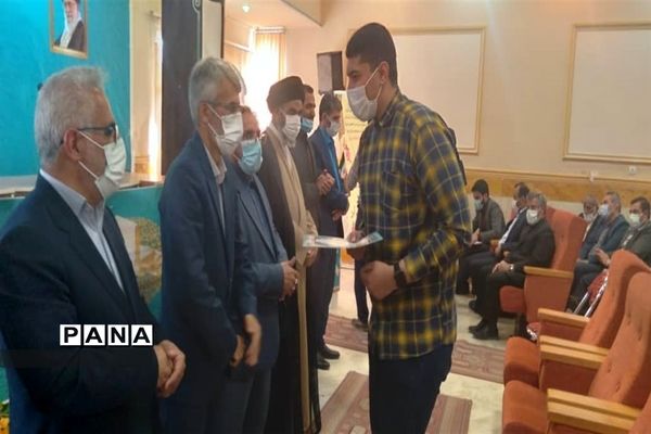 تجلیل از معلمان نمونه و پیشکسوتان شهرستان نظرآباد