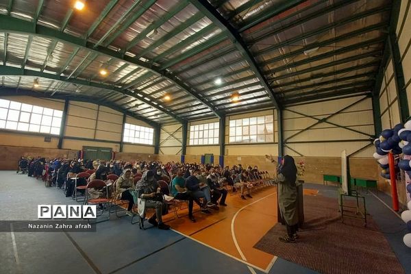 برگزاری کلاس‌های آموزش خانواده ویژه والدین در مدارس رودهن