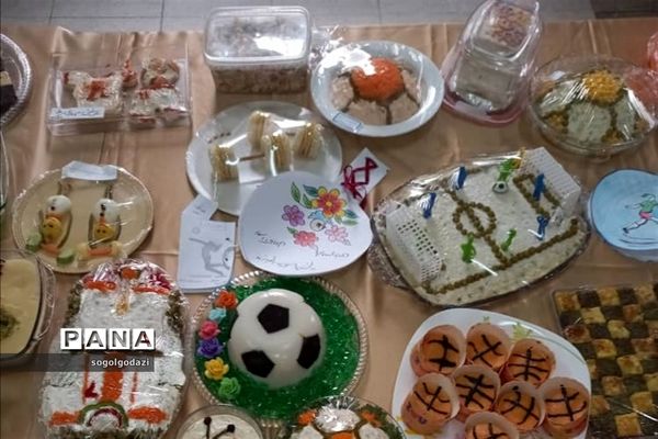 جشنواره غذاهای ورزشی دبیرستان آرمیتا مصلی‌نژاد ناحیه‌ دو شهرری