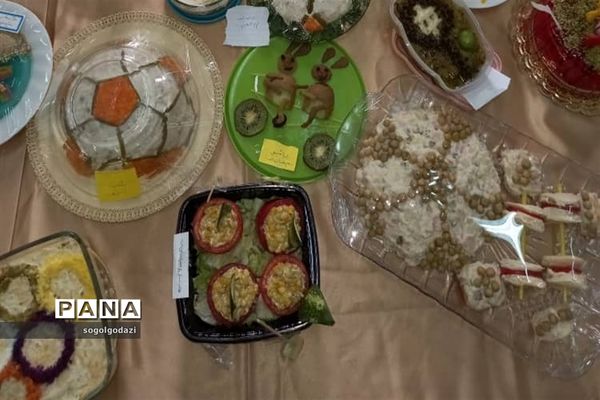 جشنواره غذاهای ورزشی دبیرستان آرمیتا مصلی‌نژاد ناحیه‌ دو شهرری