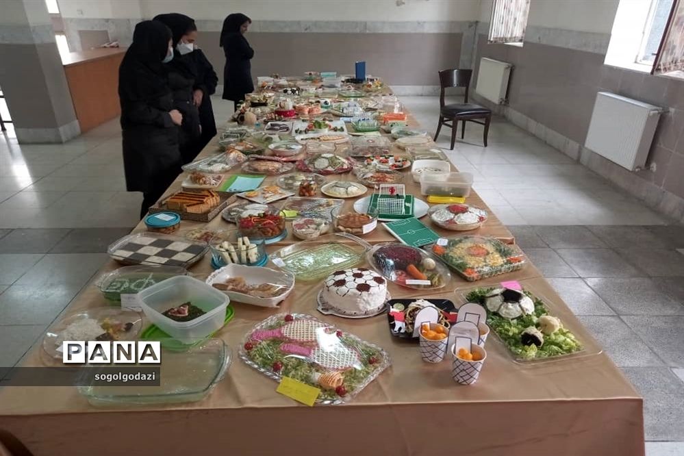 جشنواره غذاهای ورزشی دبیرستان آرمیتا مصلی‌نژاد ناحیه‌ دو شهرری