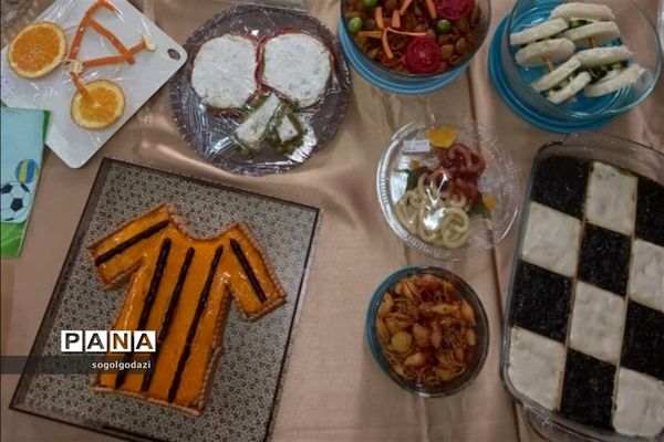 جشنواره غذاهای ورزشی دبیرستان آرمیتا مصلی‌نژاد ناحیه‌ دو شهرری