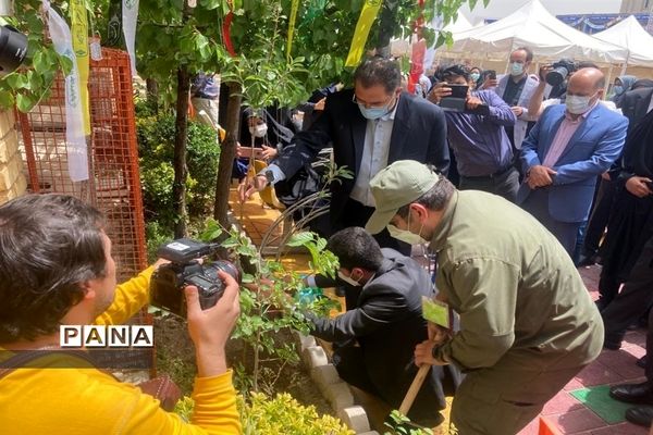 برگزاری همایش فاخر ملی سفیران سلامت دانش‌آموزی در دبستان عدالت منطقه یک