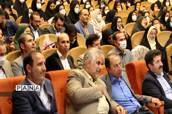 تجلیل از معلمان مدارس استثنایی