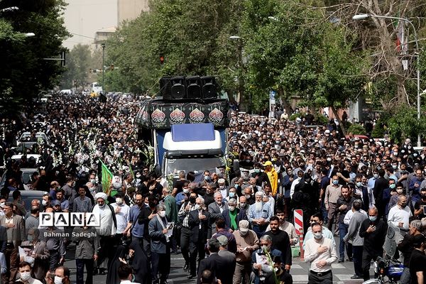 مراسم تشییع پیکر مرحوم  آیت الله فاطمی‌نیا در دانشگاه تهران