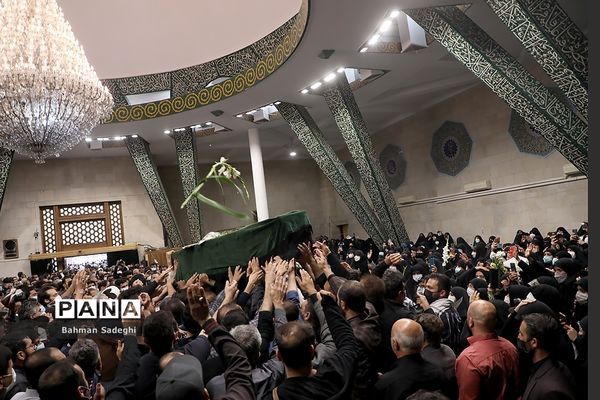 مراسم تشییع پیکر مرحوم  آیت الله فاطمی‌نیا در دانشگاه تهران