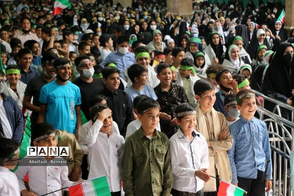 همخوانی سرود سلام فرمانده در مسجد مقدس جمکران-2