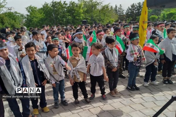 همنوایی سرود سلام فرمانده در تربت جام