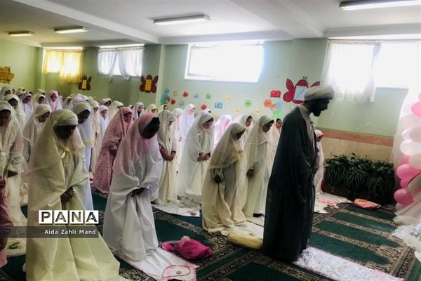 مراسم جشن تکلیف دانش‌آموزان دختر مدرسه توفیق