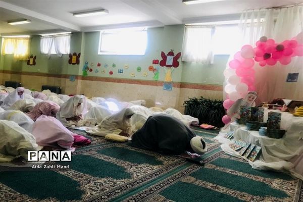 مراسم جشن تکلیف دانش‌آموزان دختر مدرسه توفیق